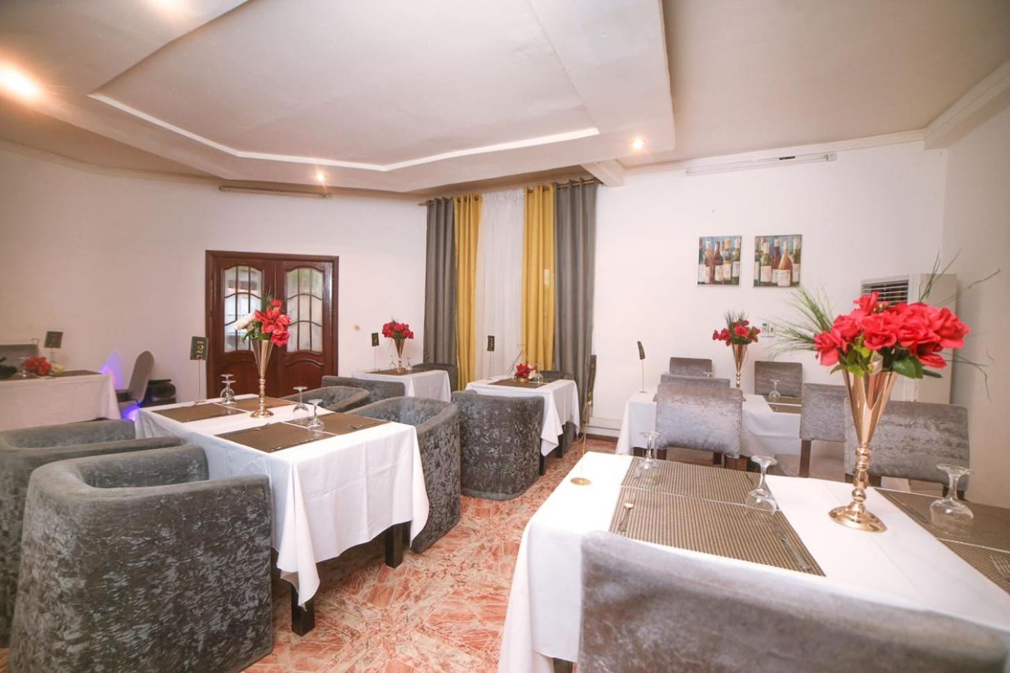 Les Residences De La Providence - Appart Hotel Yaounde Exterior photo