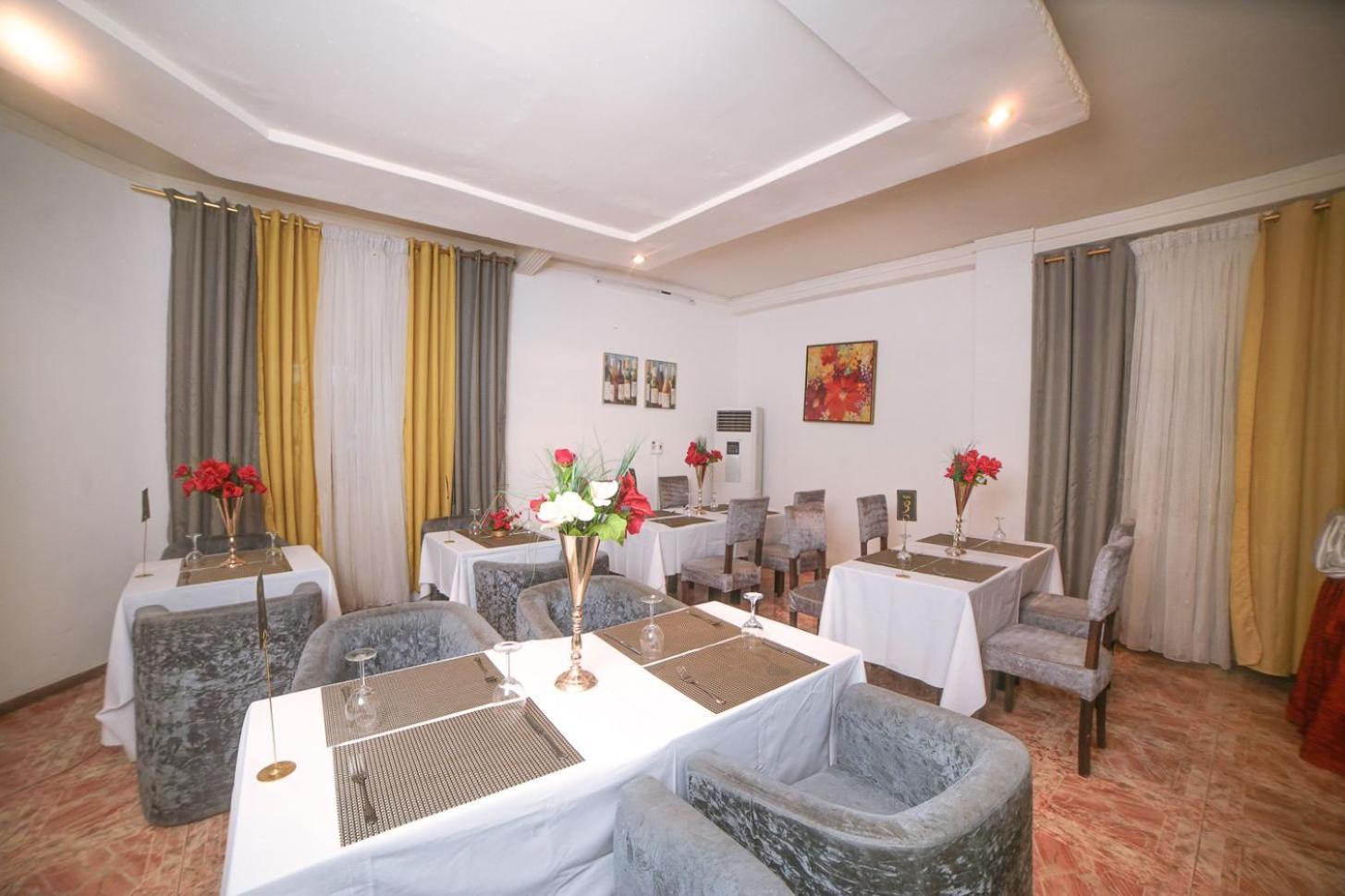 Les Residences De La Providence - Appart Hotel Yaounde Exterior photo