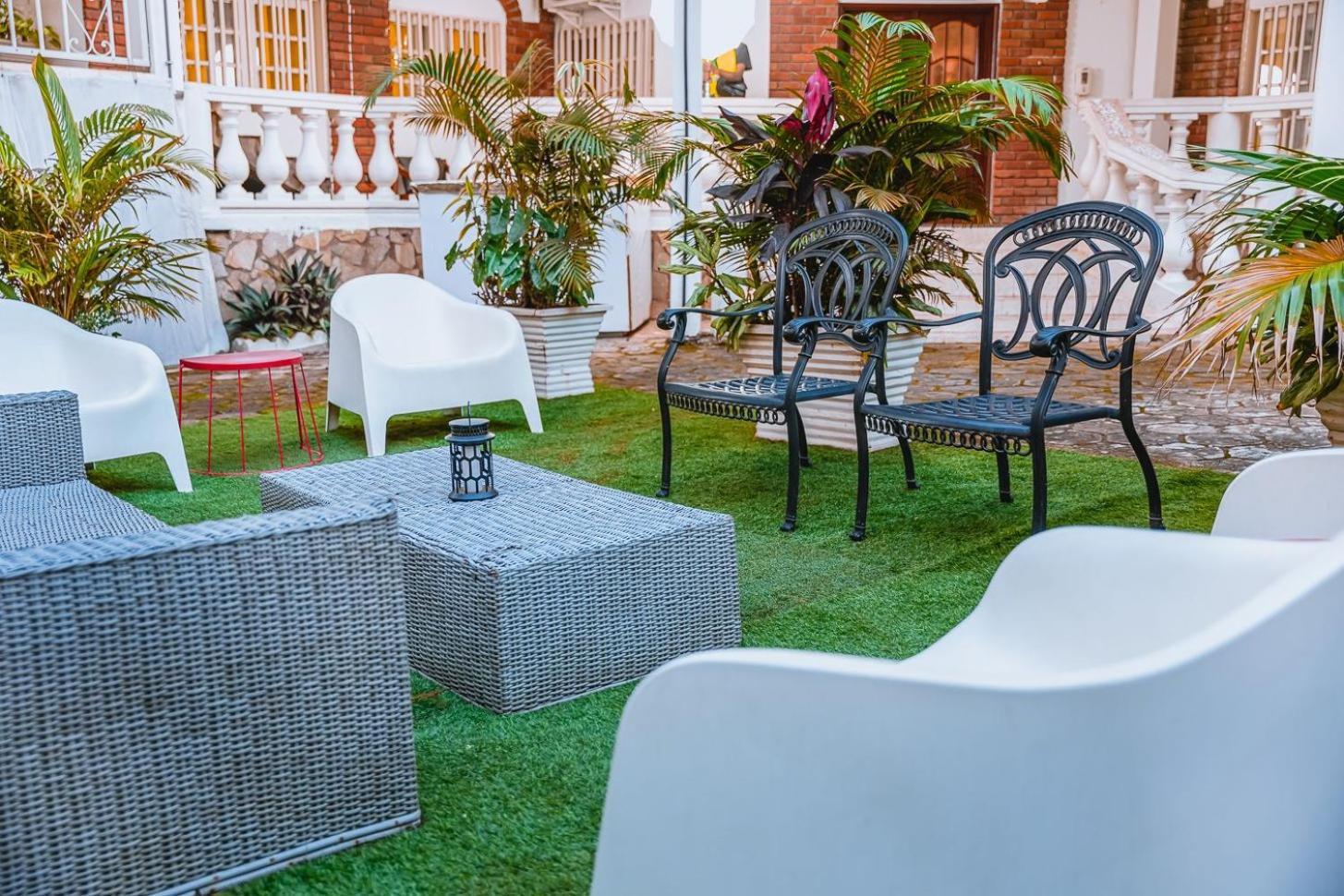 Les Residences De La Providence - Appart Hotel Yaounde Exterior photo